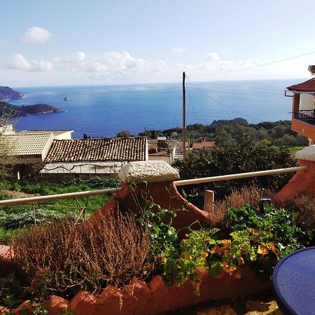 Traditional Panoramic Sea View House Lákones Exteriér fotografie