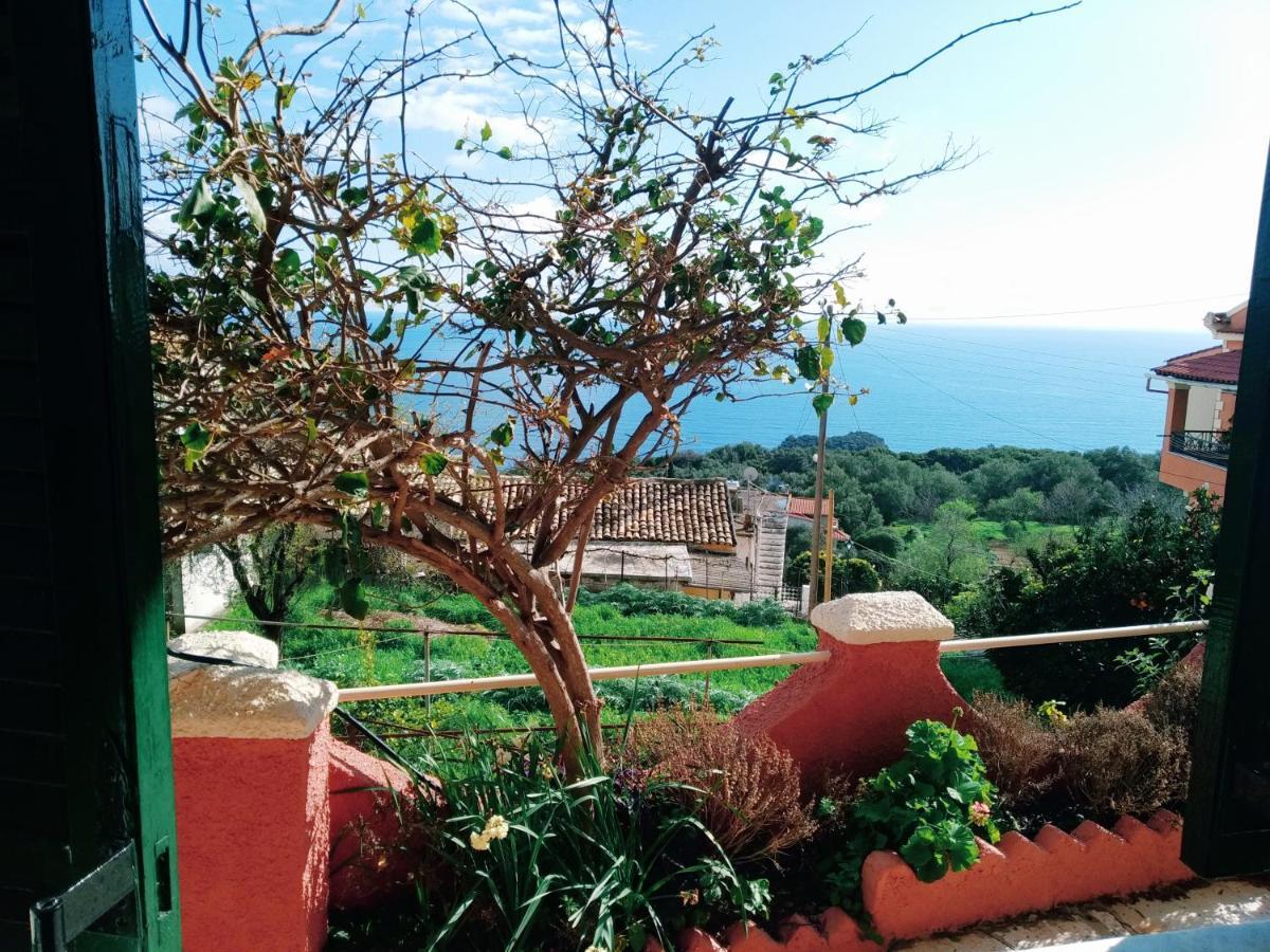 Traditional Panoramic Sea View House Lákones Exteriér fotografie